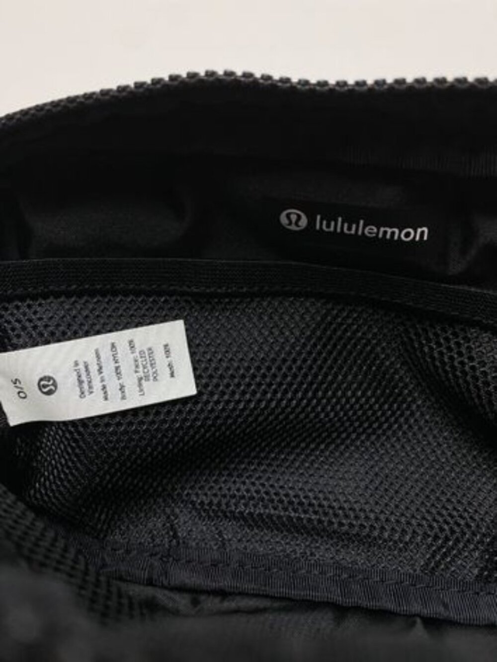 Lululemon Black Everywhere Belt Bag - Picture 7 of 7